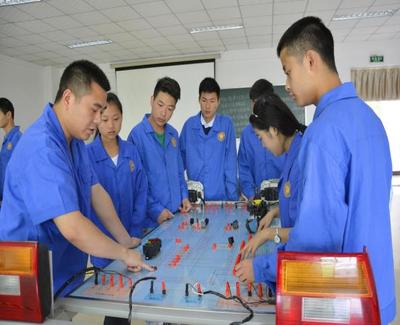 汽車技術(shù)服務(wù)與營(yíng)銷 雙輪驅(qū)動(dòng)，重塑行業(yè)新價(jià)值